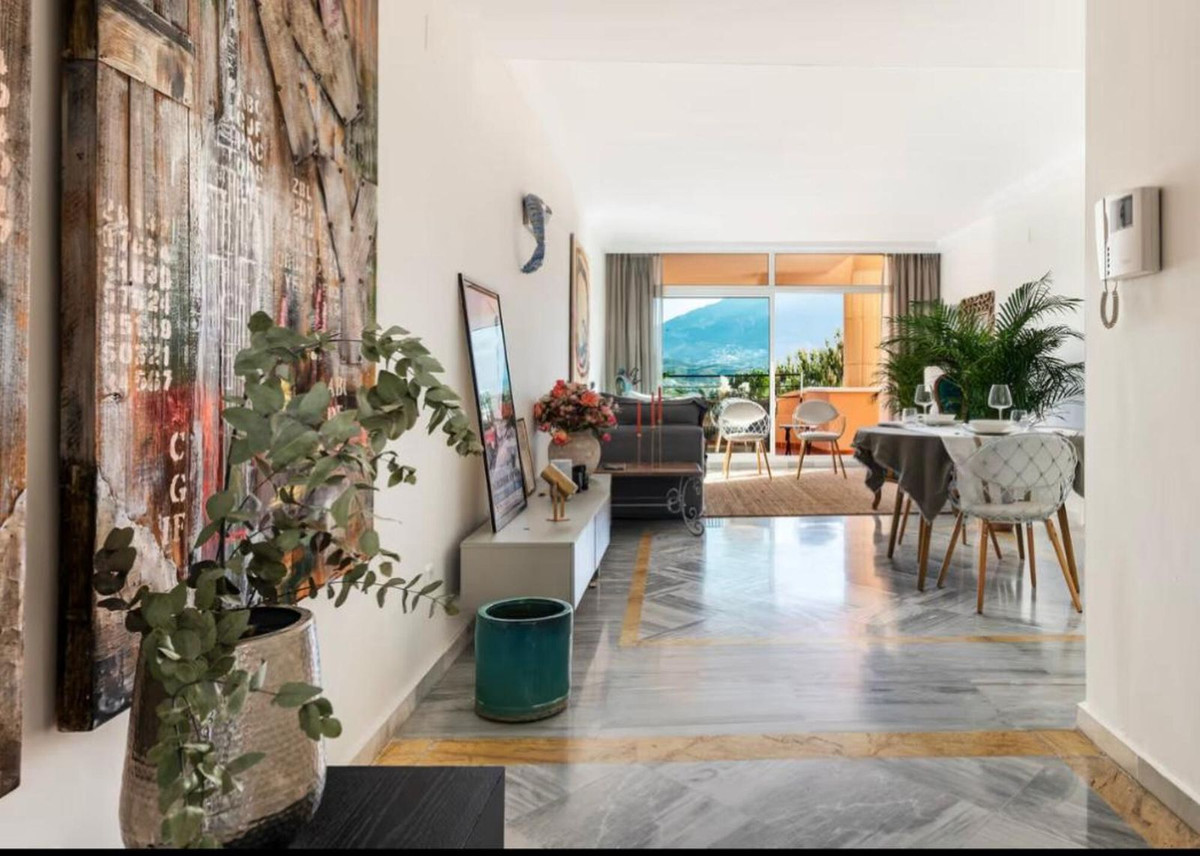 Appartement te koop in Nueva Andalucía | 2 slaapkamers H5200120