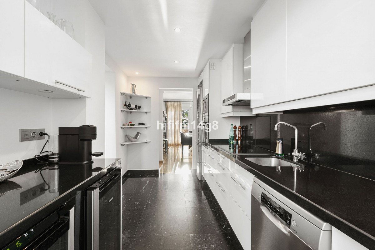 Appartement te koop in Nueva Andalucía | 3 slaapkamers H5216806