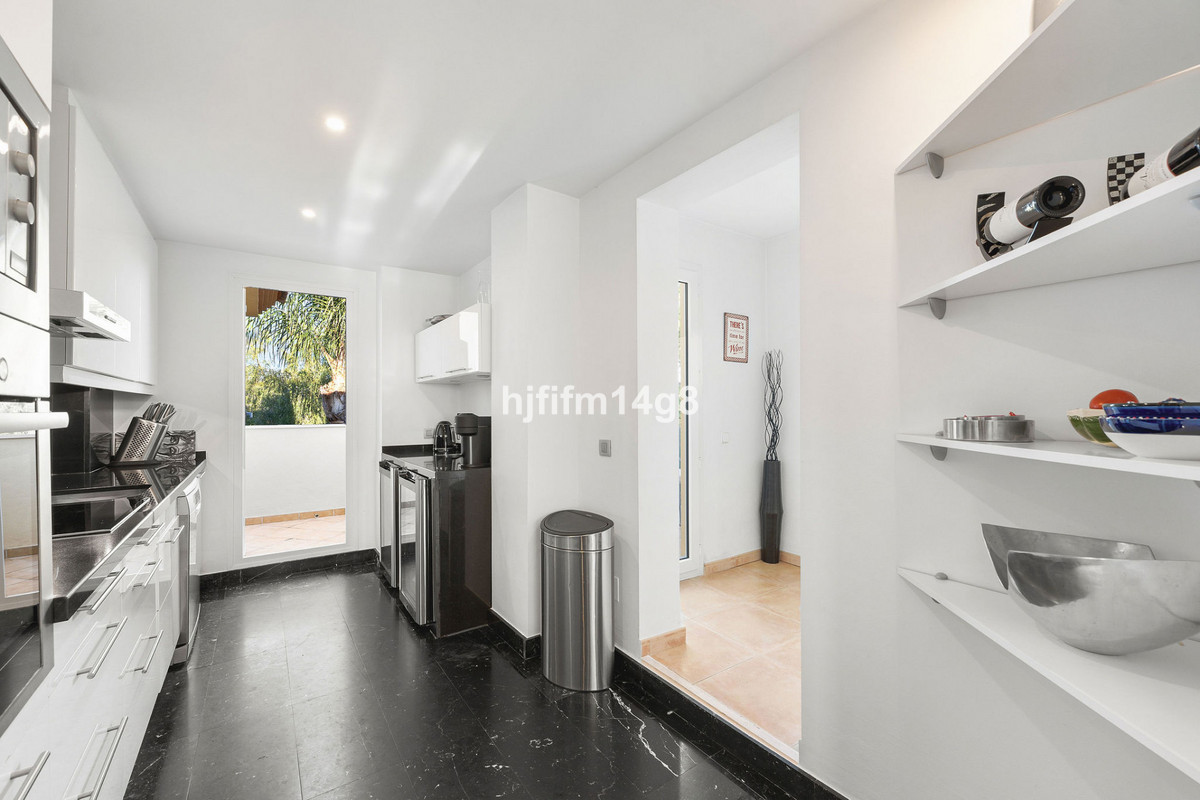 Appartement te koop in Nueva Andalucía | 3 slaapkamers H5216806