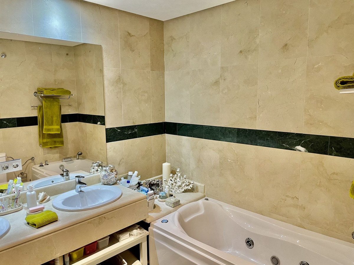 Appartement te koop in Nueva Andalucía | 2 slaapkamers H5221681