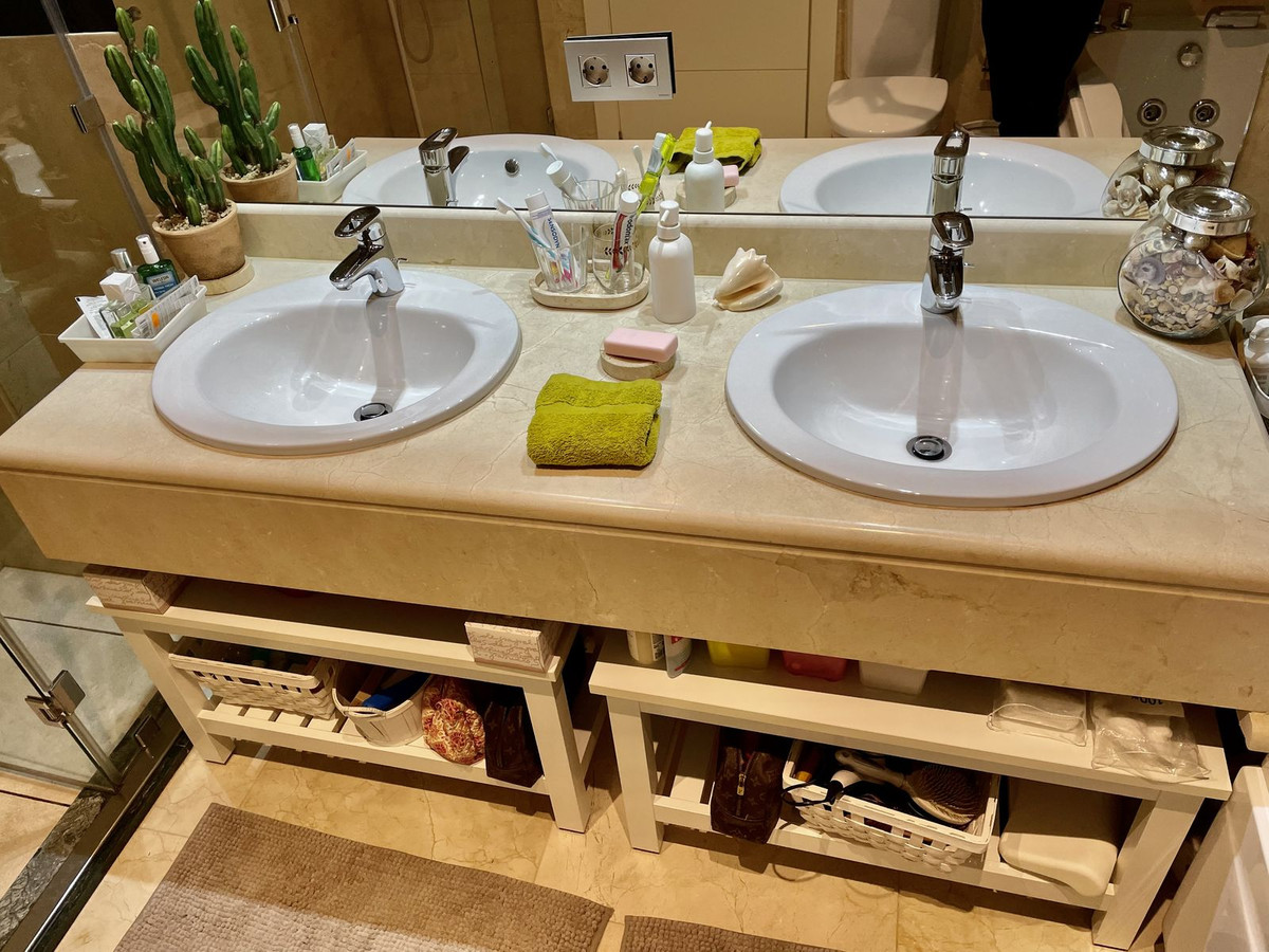 Appartement te koop in Nueva Andalucía | 2 slaapkamers H5221681