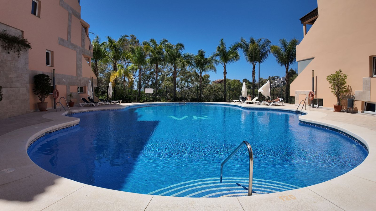 Appartement te koop in Nueva Andalucía | 2 slaapkamers H5221681