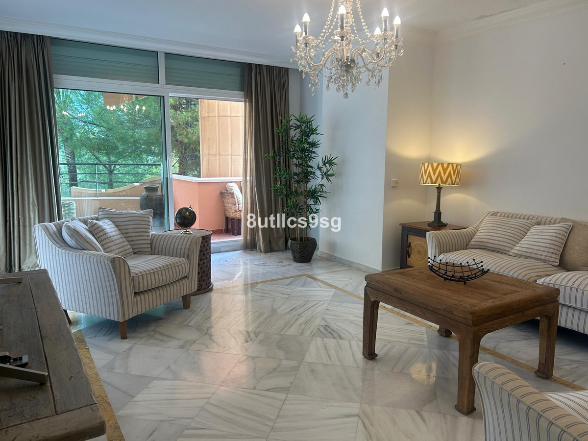 Appartement te koop in Nueva Andalucía | 2 slaapkamers H5227834