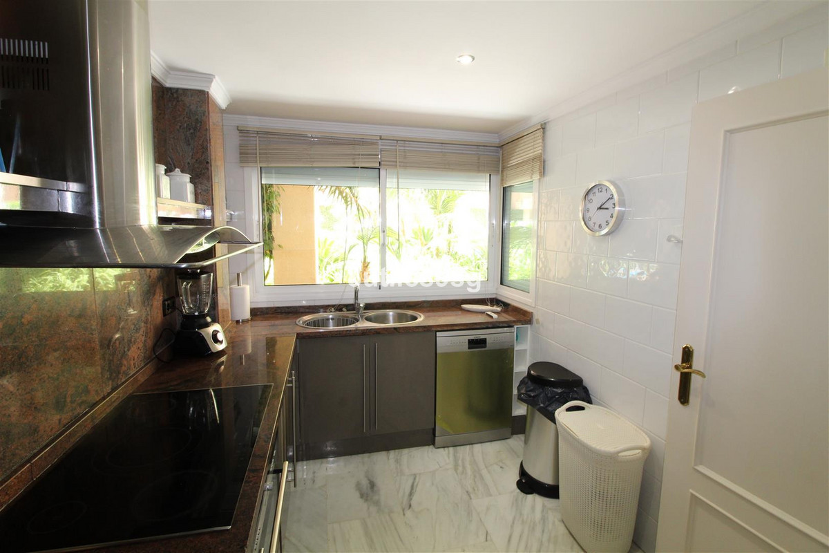 Appartement te koop in Nueva Andalucía | 2 slaapkamers H5227834