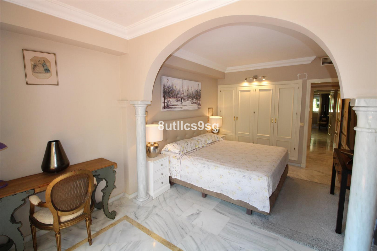 Appartement te koop in Nueva Andalucía | 2 slaapkamers H5227834