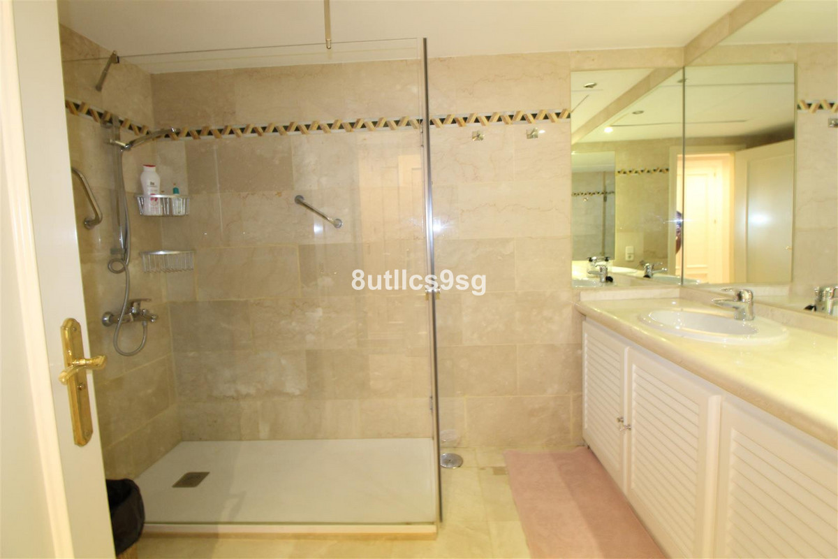 Appartement te koop in Nueva Andalucía | 2 slaapkamers H5227834