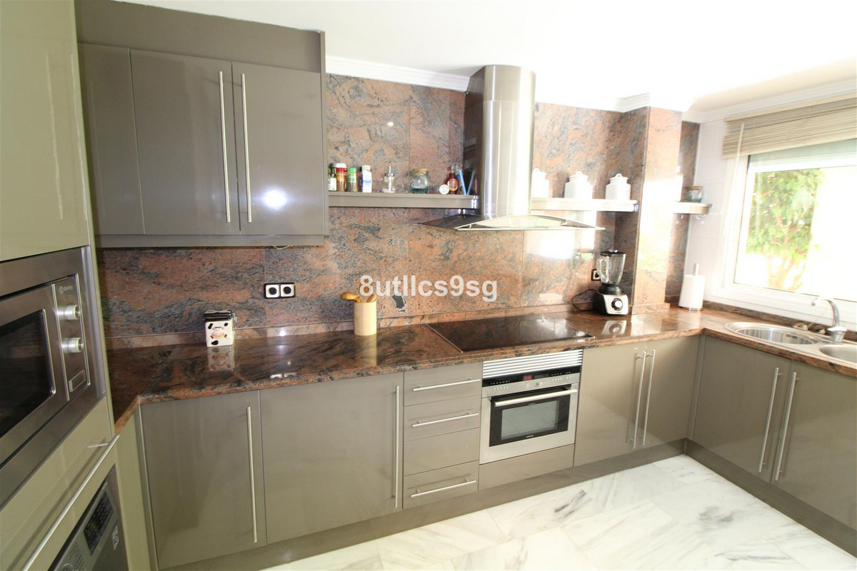 Appartement te koop in Nueva Andalucía | 2 slaapkamers H5227834