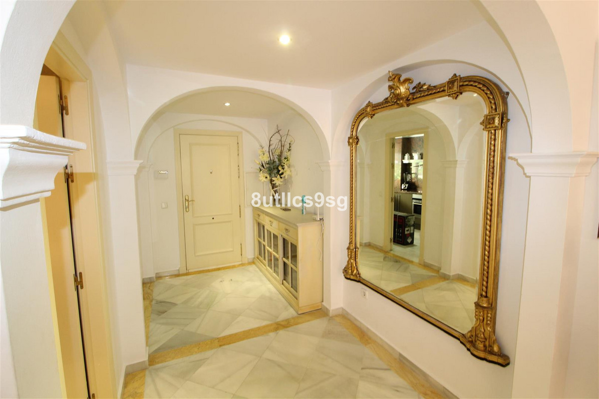 Appartement te koop in Nueva Andalucía | 2 slaapkamers H5227834
