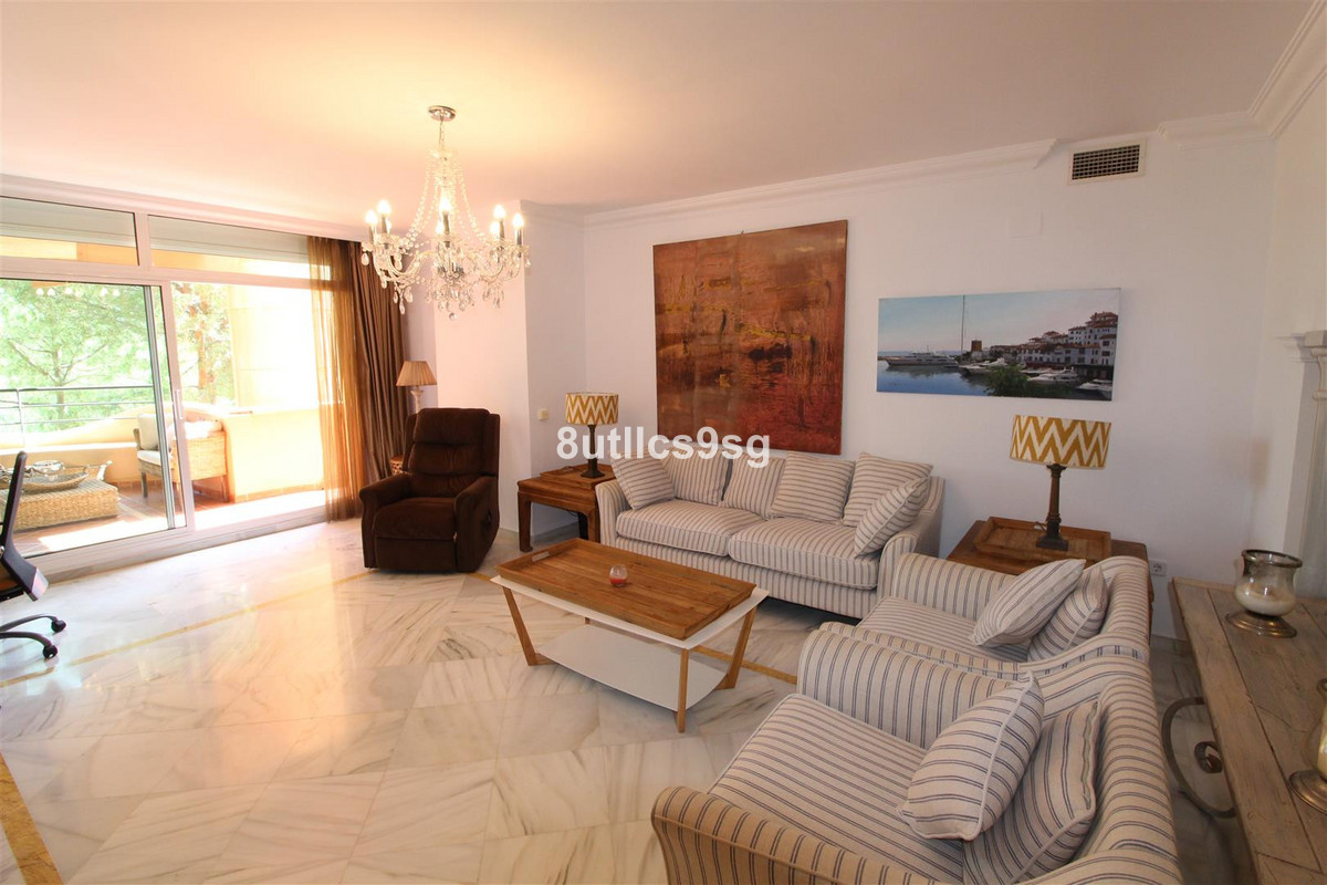 Appartement te koop in Nueva Andalucía | 2 slaapkamers H5227834