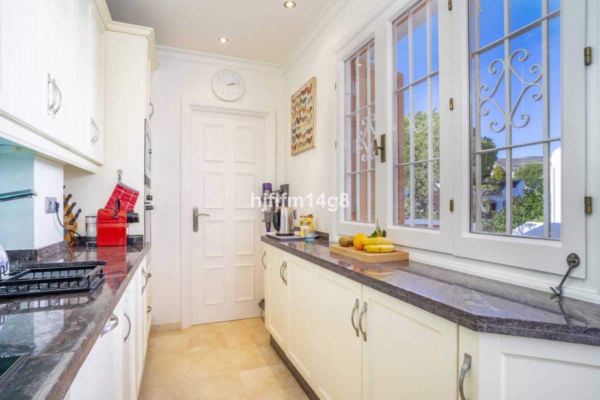 Appartement te koop in Nueva Andalucía | 1 slaapkamers H5236690