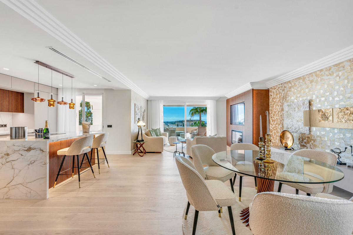 Appartement te koop in Nueva Andalucía | 4 slaapkamers H5242261