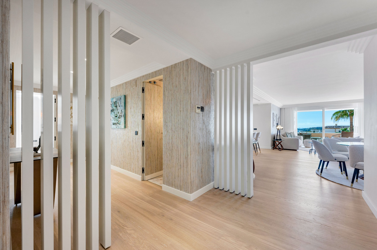 Appartement te koop in Nueva Andalucía | 4 slaapkamers H5242261