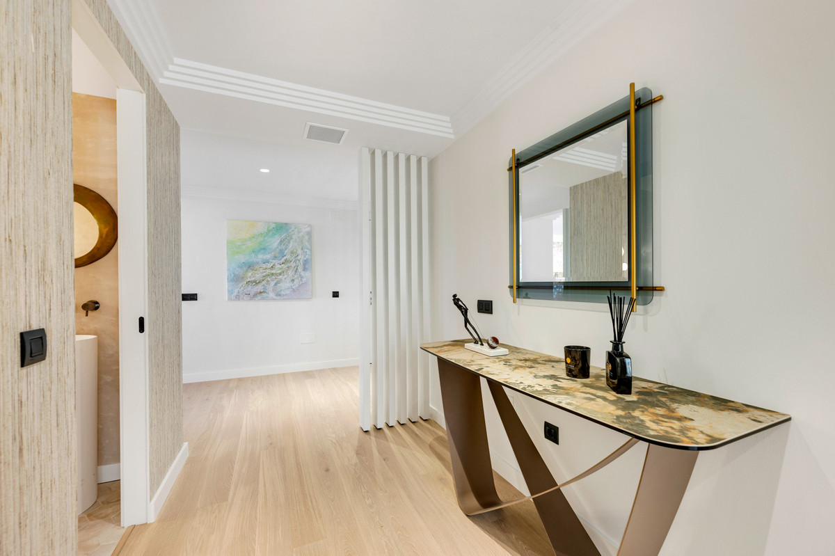 Appartement te koop in Nueva Andalucía | 4 slaapkamers H5242261