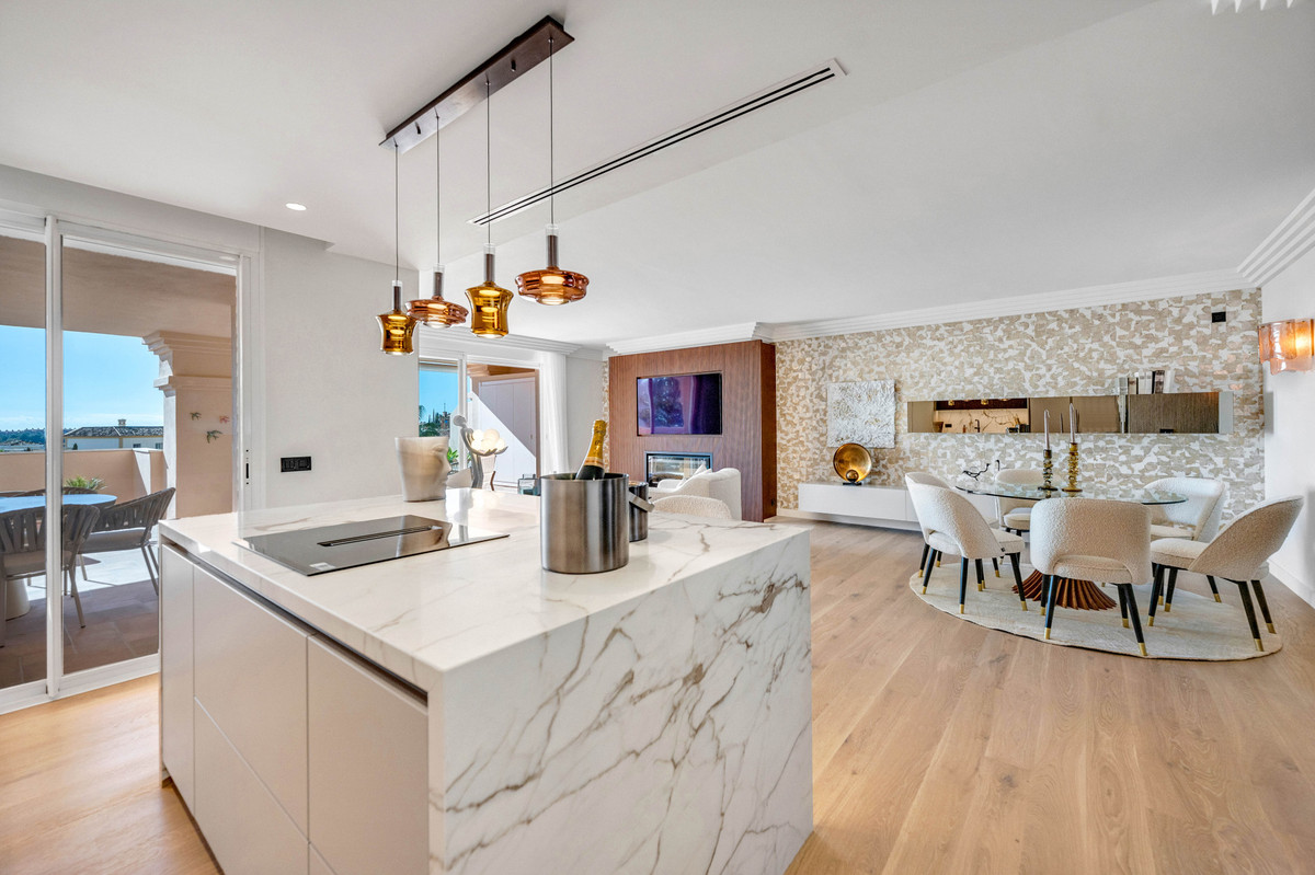 Appartement te koop in Nueva Andalucía | 4 slaapkamers H5242261