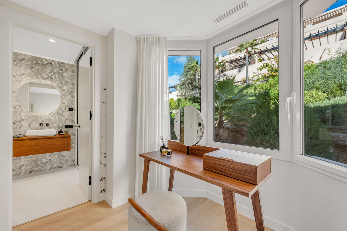 Appartement te koop in Nueva Andalucía | 4 slaapkamers H5242261