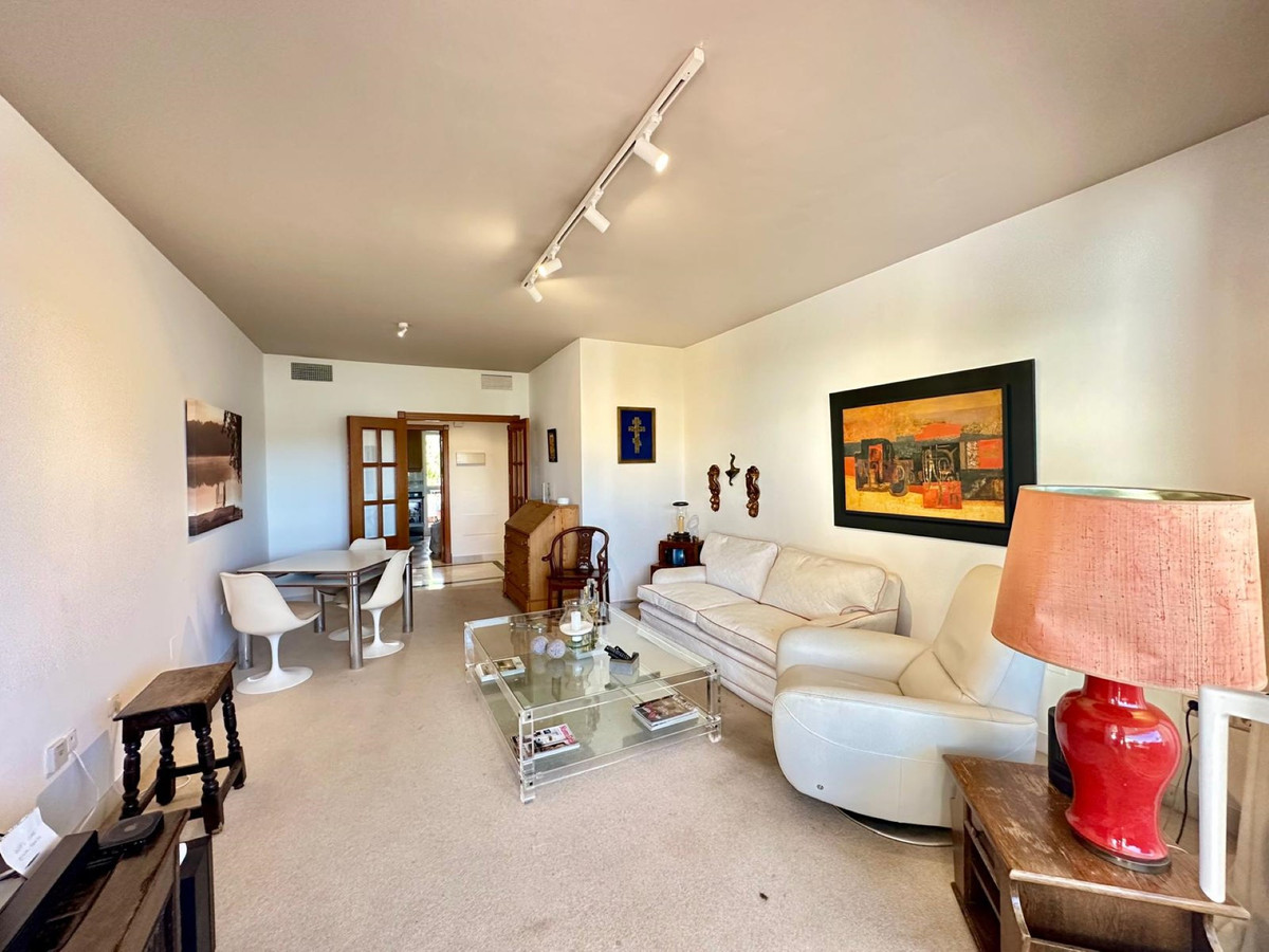 Appartement te koop in Nueva Andalucía | 2 slaapkamers H5245804