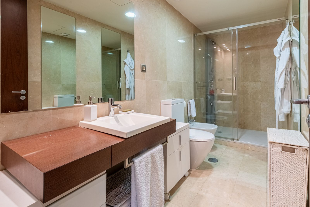 Appartement te koop in Nueva Andalucía | 2 slaapkamers H5250022