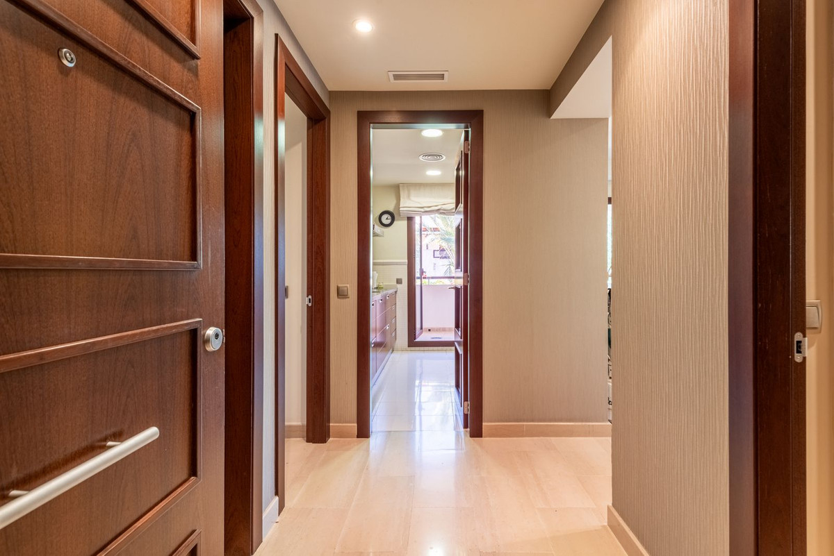 Appartement te koop in Nueva Andalucía | 2 slaapkamers H5250022