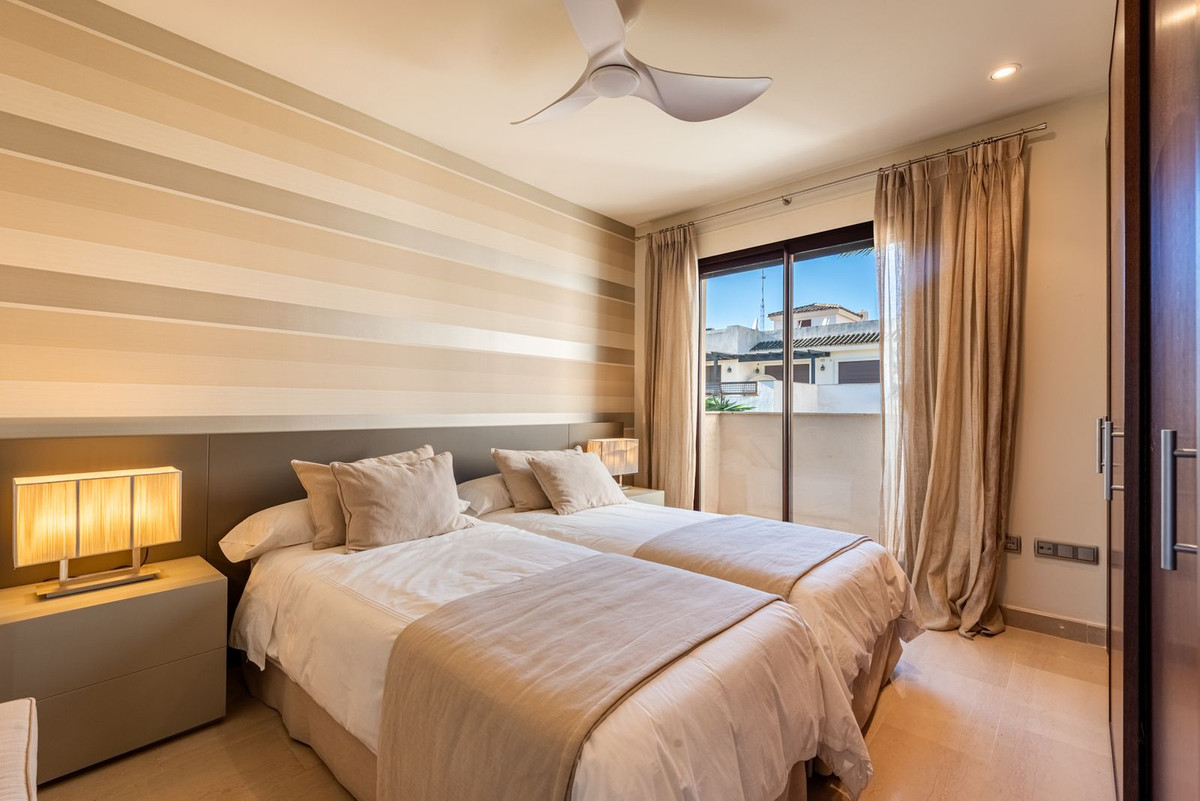 Appartement te koop in Nueva Andalucía | 2 slaapkamers H5250022