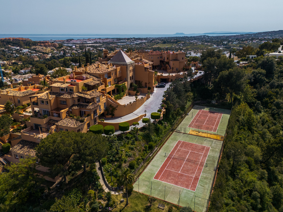 Appartement te koop in Nueva Andalucía | 4 slaapkamers H5253811