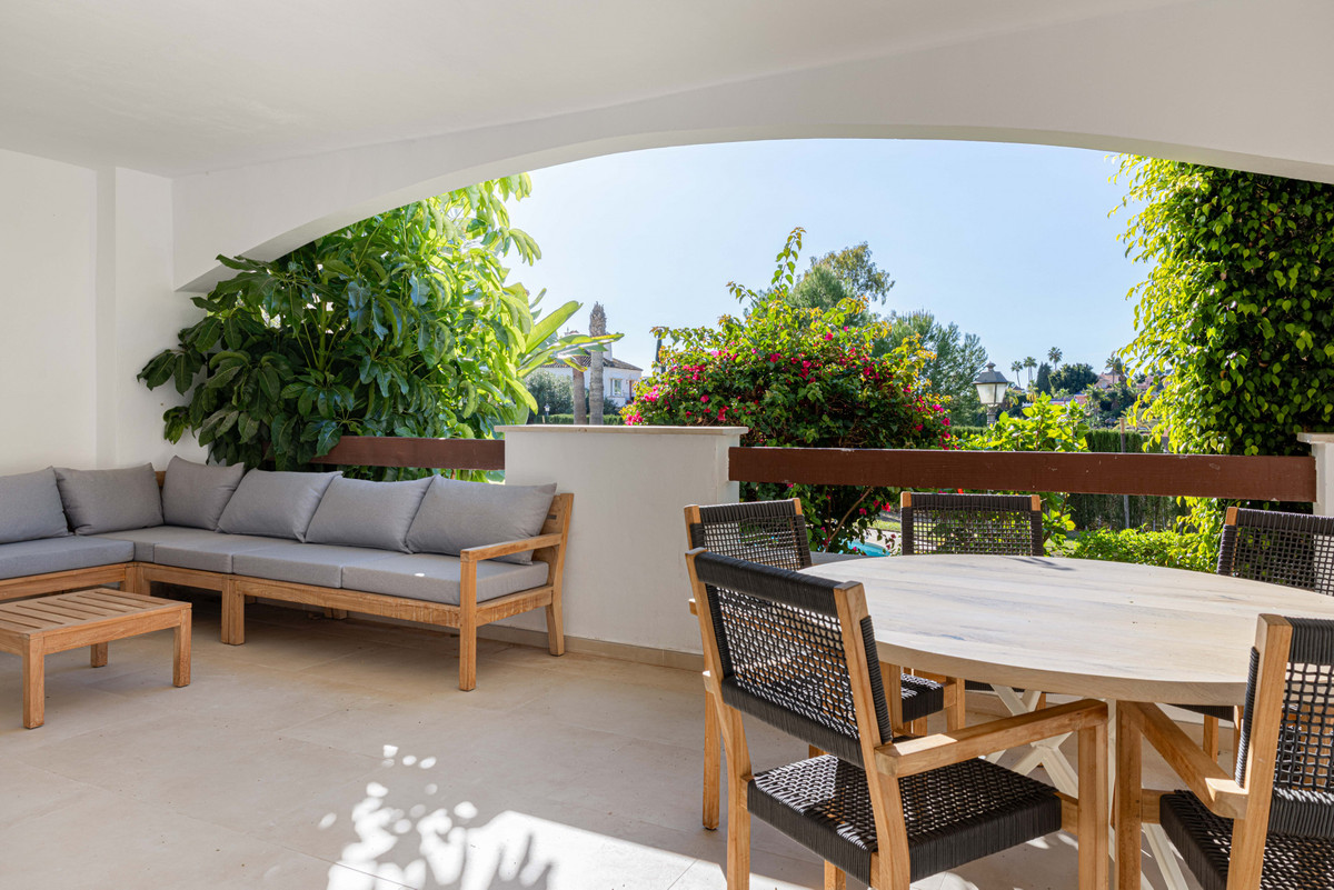 Appartement te koop in Nueva Andalucía | 2 slaapkamers H5256679