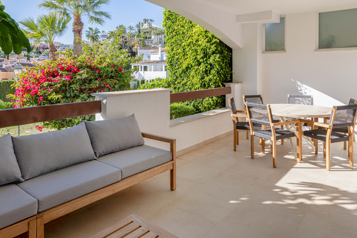 Appartement te koop in Nueva Andalucía | 2 slaapkamers H5256679