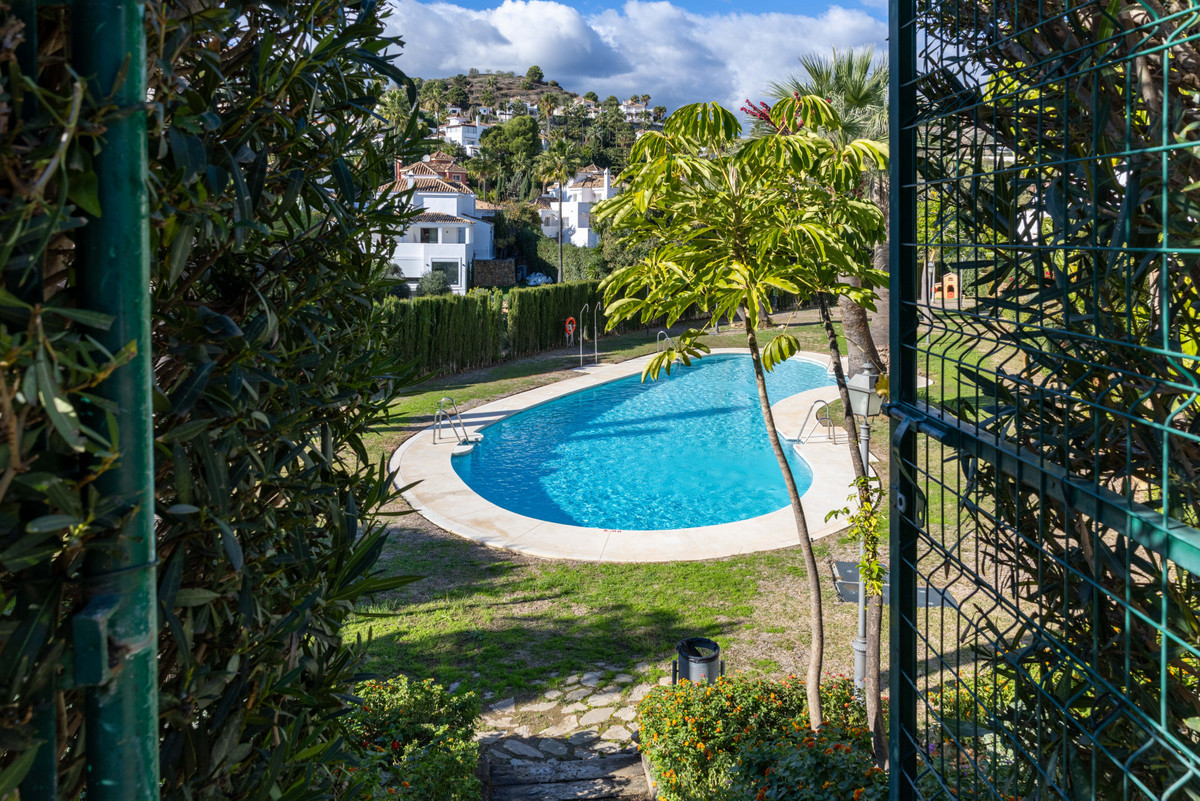 Appartement te koop in Nueva Andalucía | 2 slaapkamers H5256679