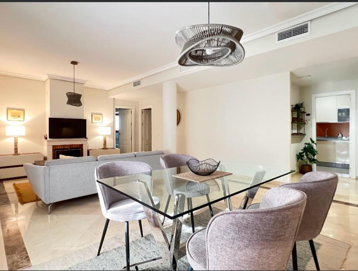 Appartement te koop in Nueva Andalucía | 2 slaapkamers H5261206