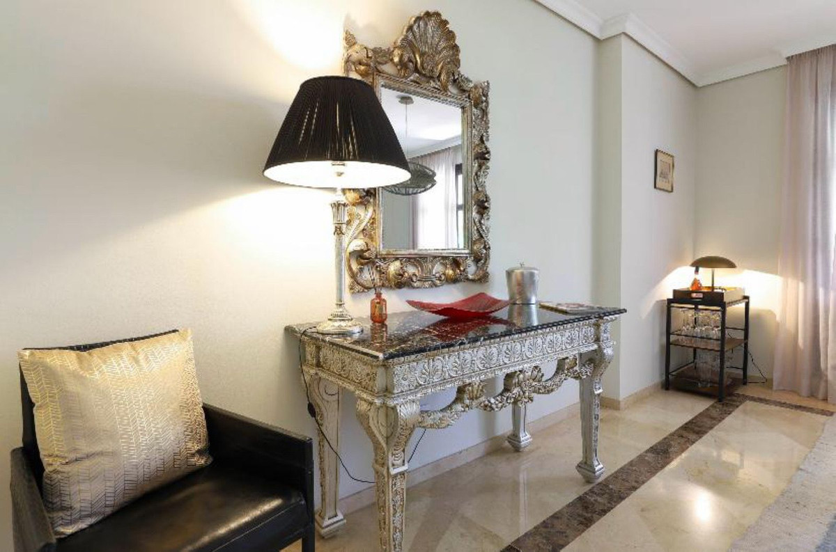 Appartement te koop in Nueva Andalucía | 2 slaapkamers H5261206