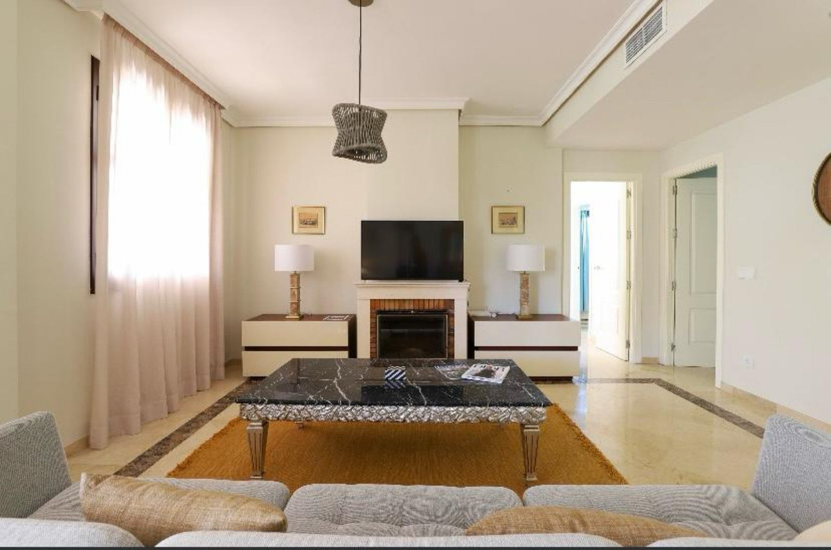 Appartement te koop in Nueva Andalucía | 2 slaapkamers H5261206