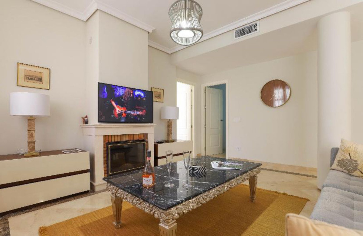 Appartement te koop in Nueva Andalucía | 2 slaapkamers H5261206