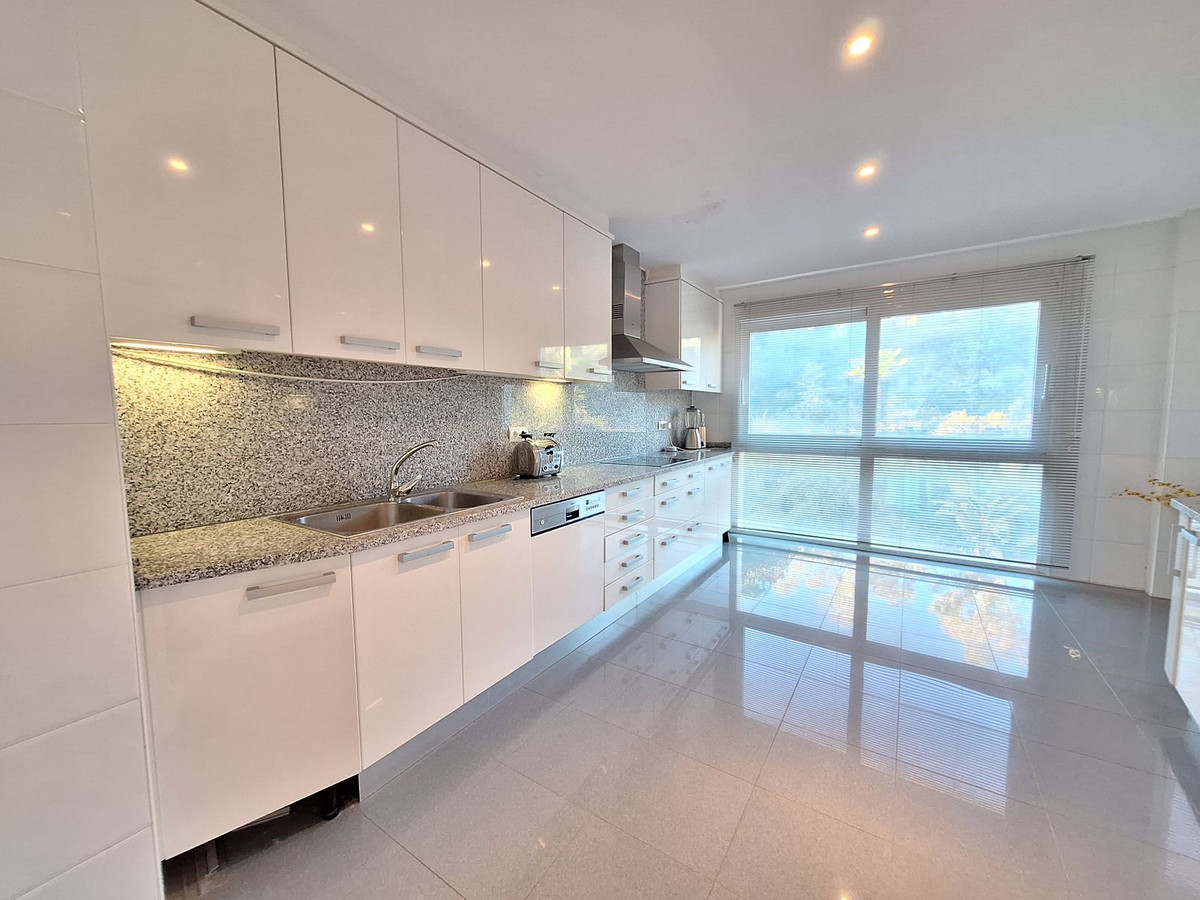 Appartement te koop in Nueva Andalucía | 3 slaapkamers H5264248