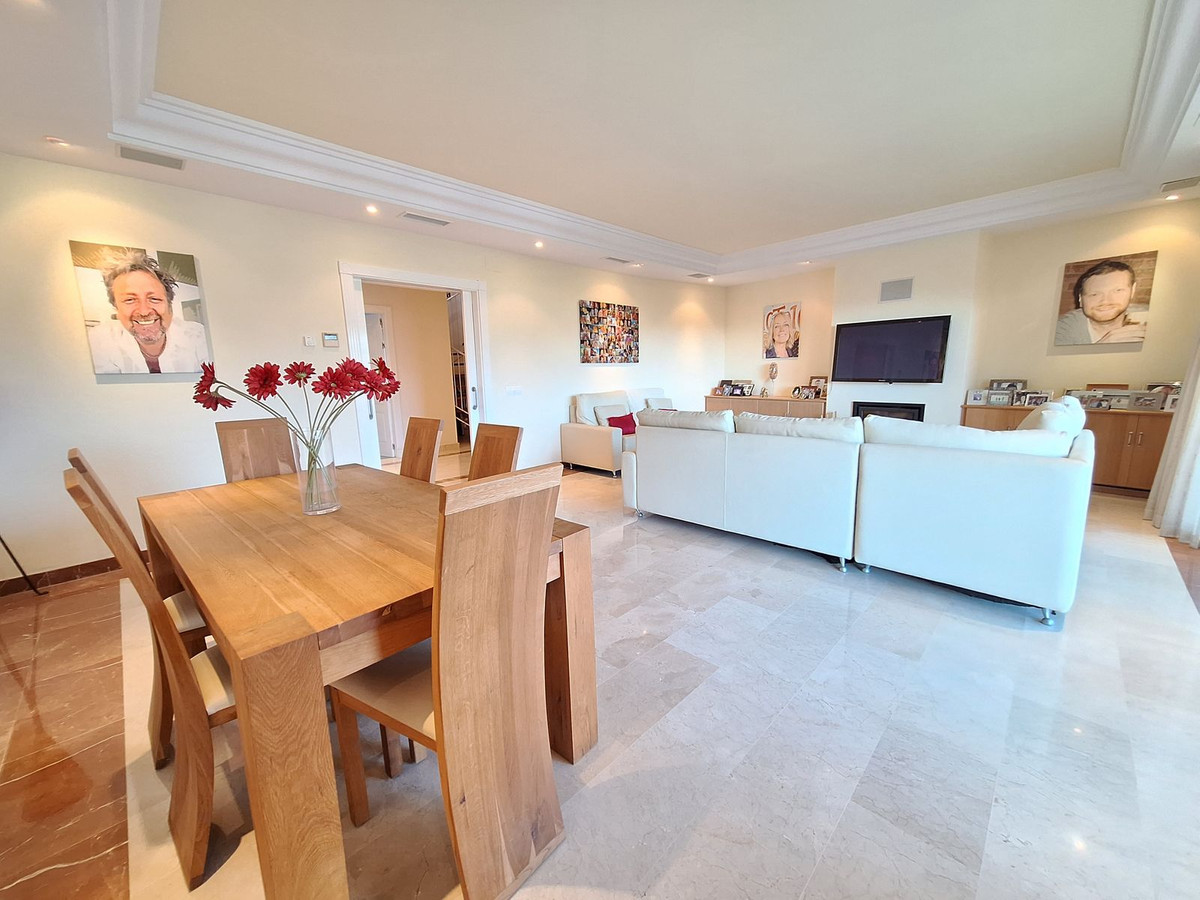 Appartement te koop in Nueva Andalucía | 3 slaapkamers H5264248