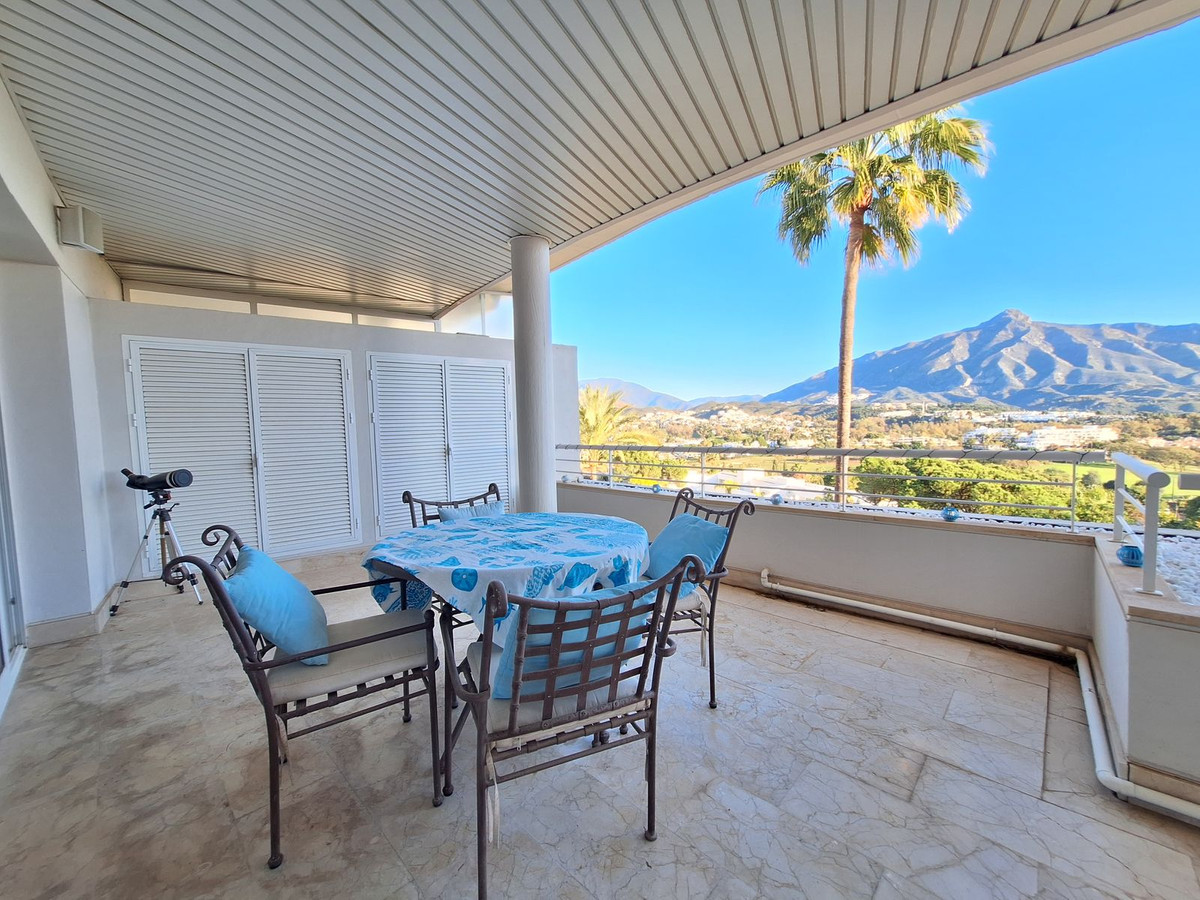 Appartement te koop in Nueva Andalucía | 3 slaapkamers H5264248