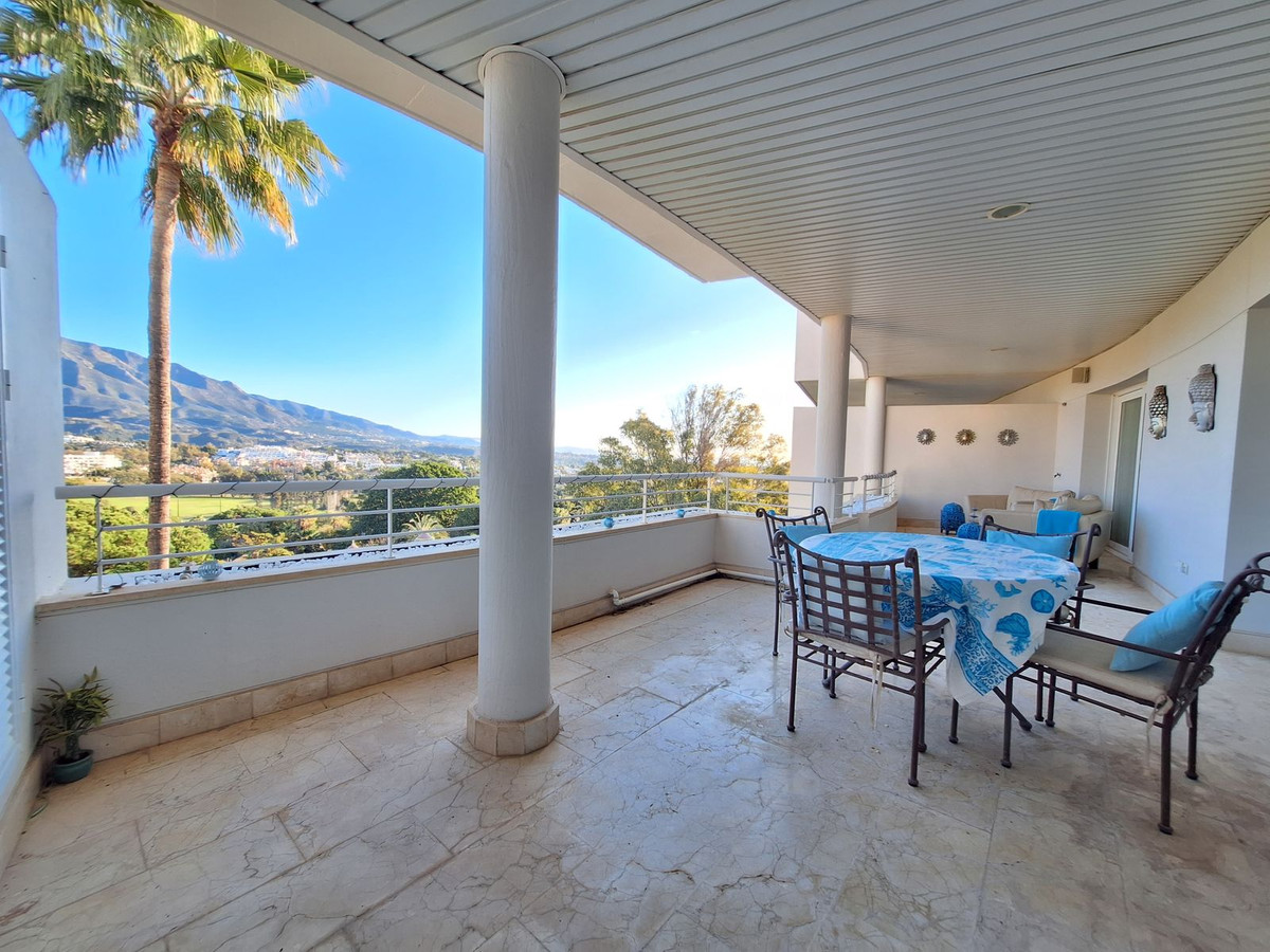 Appartement te koop in Nueva Andalucía | 3 slaapkamers H5264248