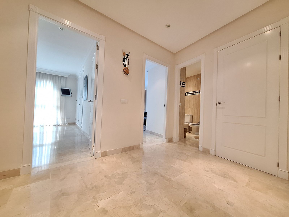 Appartement te koop in Nueva Andalucía | 3 slaapkamers H5264248