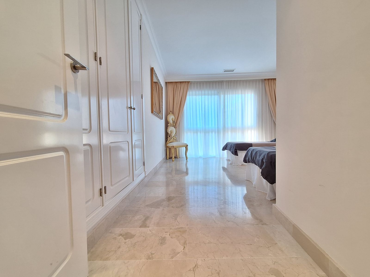 Appartement te koop in Nueva Andalucía | 3 slaapkamers H5264248