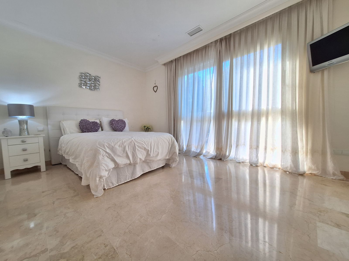 Appartement te koop in Nueva Andalucía | 3 slaapkamers H5264248