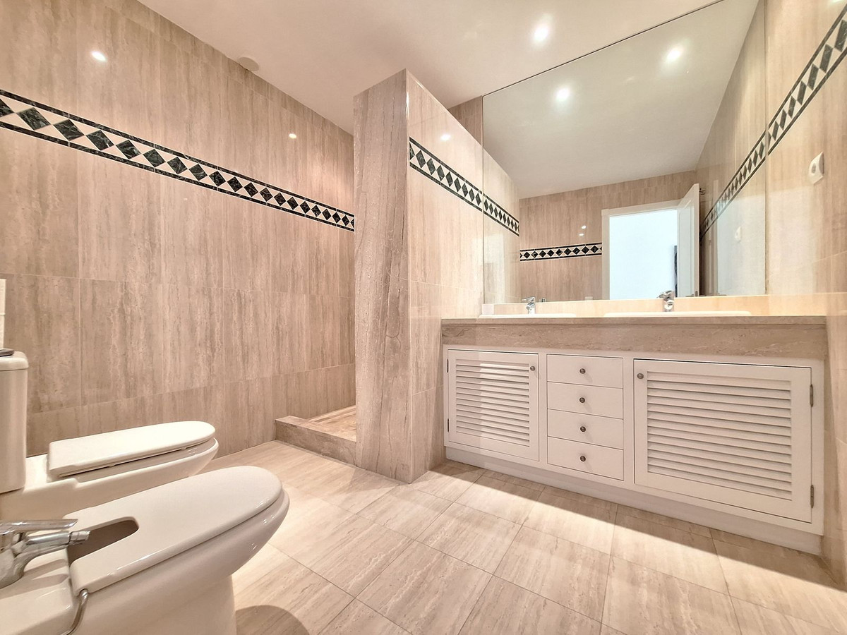 Appartement te koop in Nueva Andalucía | 3 slaapkamers H5264248