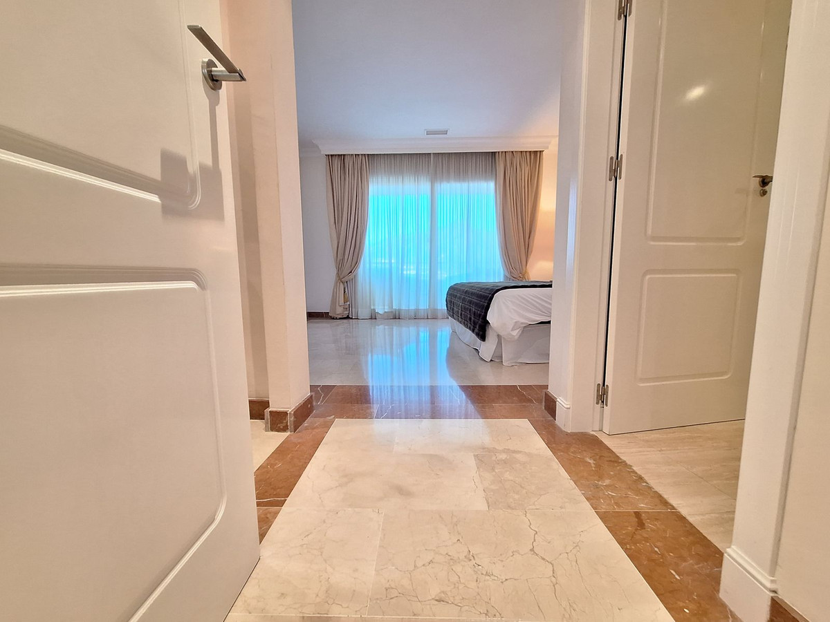 Appartement te koop in Nueva Andalucía | 3 slaapkamers H5264248