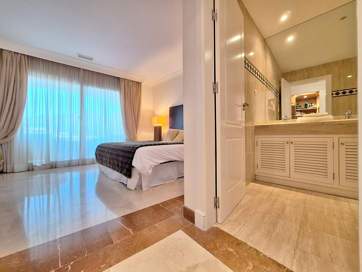 Appartement te koop in Nueva Andalucía | 3 slaapkamers H5264248