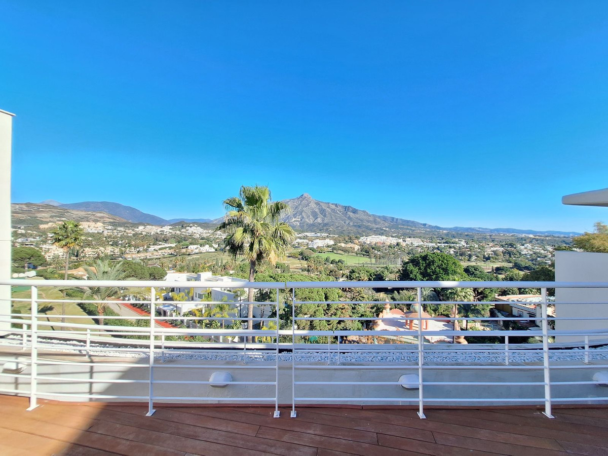 Appartement te koop in Nueva Andalucía | 3 slaapkamers H5264248