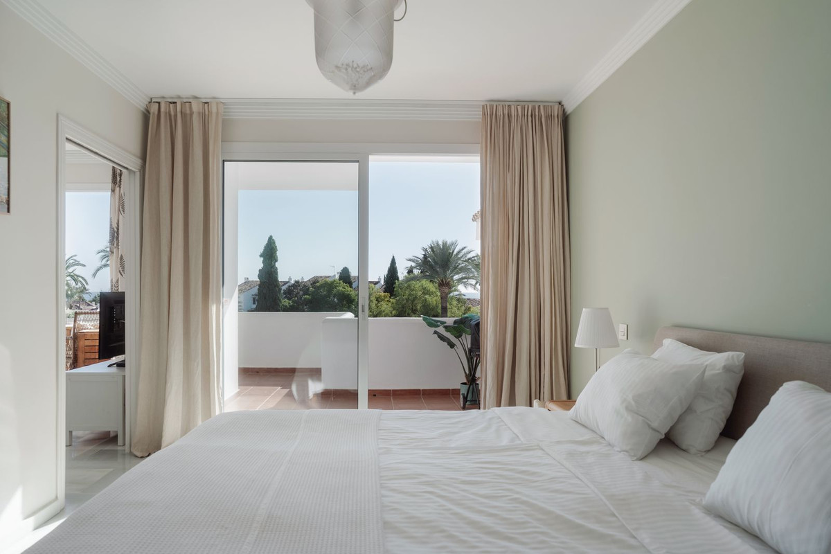 Appartement te koop in Nueva Andalucía | 2 slaapkamers H5272321