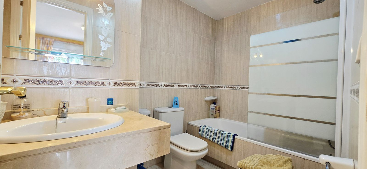 Appartement te koop in Nueva Andalucía | 2 slaapkamers H5272324