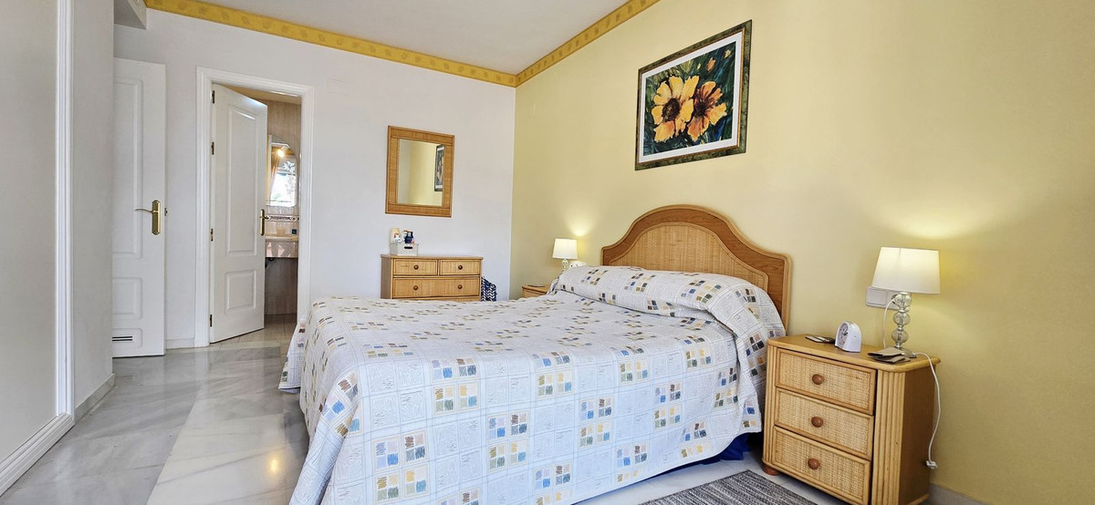 Appartement te koop in Nueva Andalucía | 2 slaapkamers H5272324