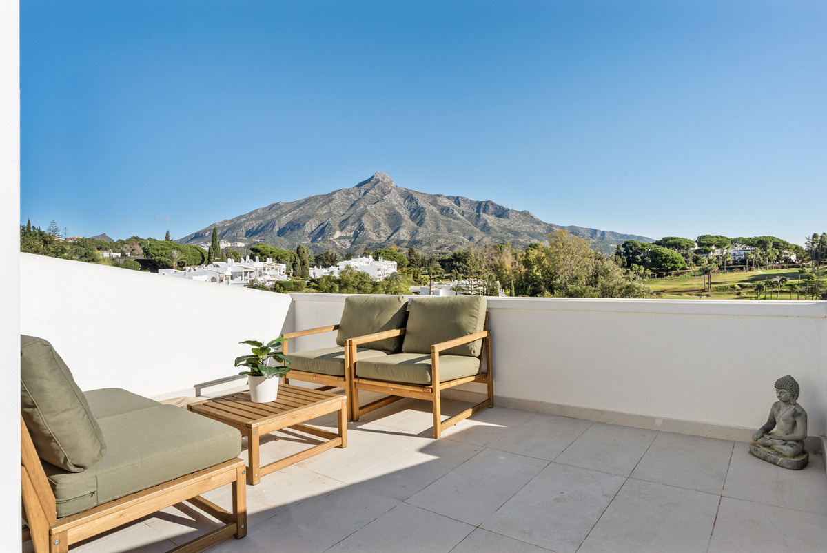 Appartement te koop in Nueva Andalucía | 2 slaapkamers H5272678