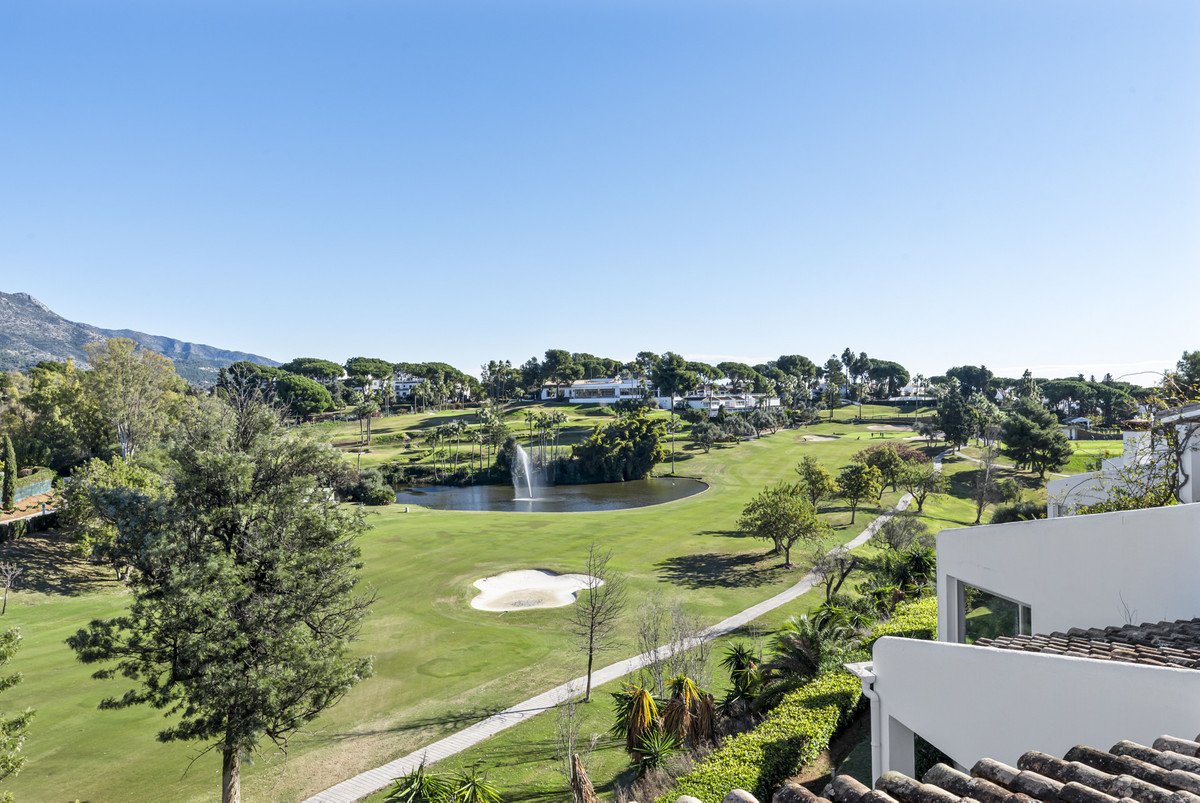 Appartement te koop in Nueva Andalucía | 2 slaapkamers H5272678