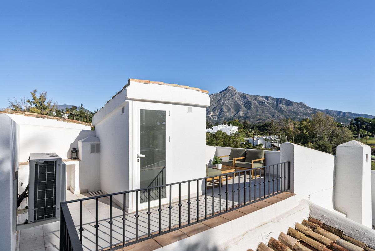 Appartement te koop in Nueva Andalucía | 2 slaapkamers H5272678