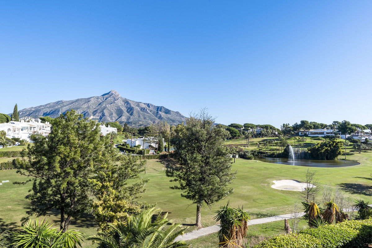 Appartement te koop in Nueva Andalucía | 2 slaapkamers H5272678