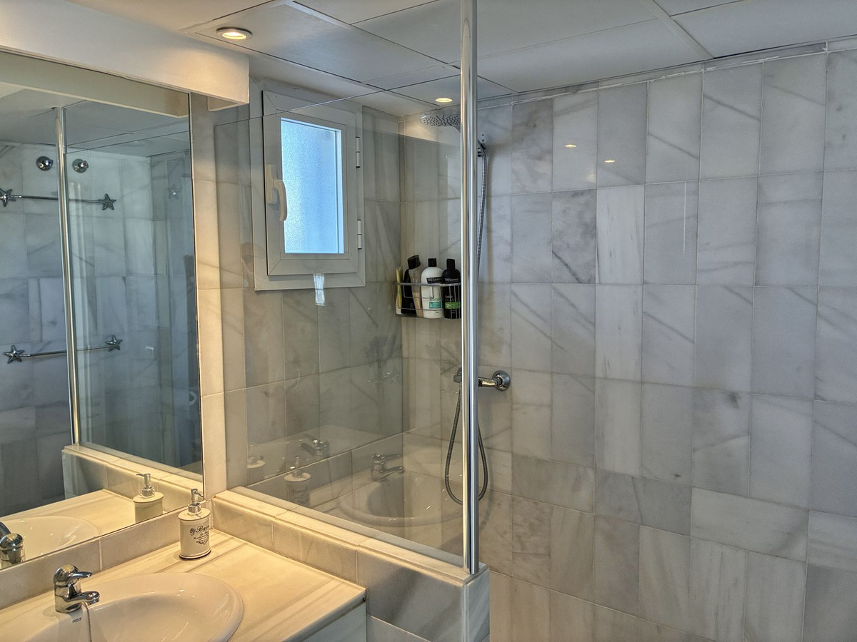 Appartement te koop in Nueva Andalucía | 2 slaapkamers H5274808